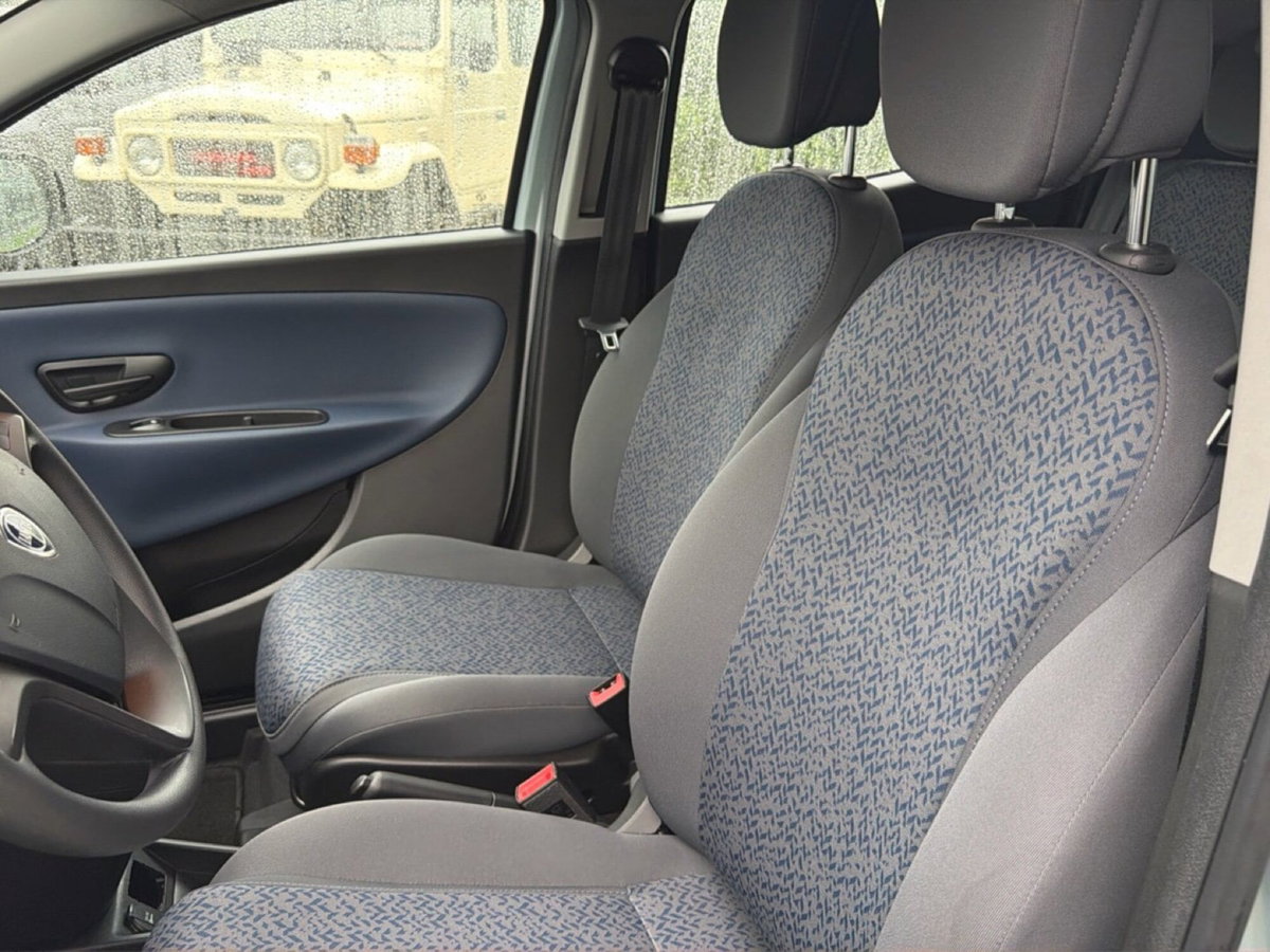 Lancia Ypsilon 1.0 FireFly 5 porte S&S Hybrid Ecochic UnYca (9)