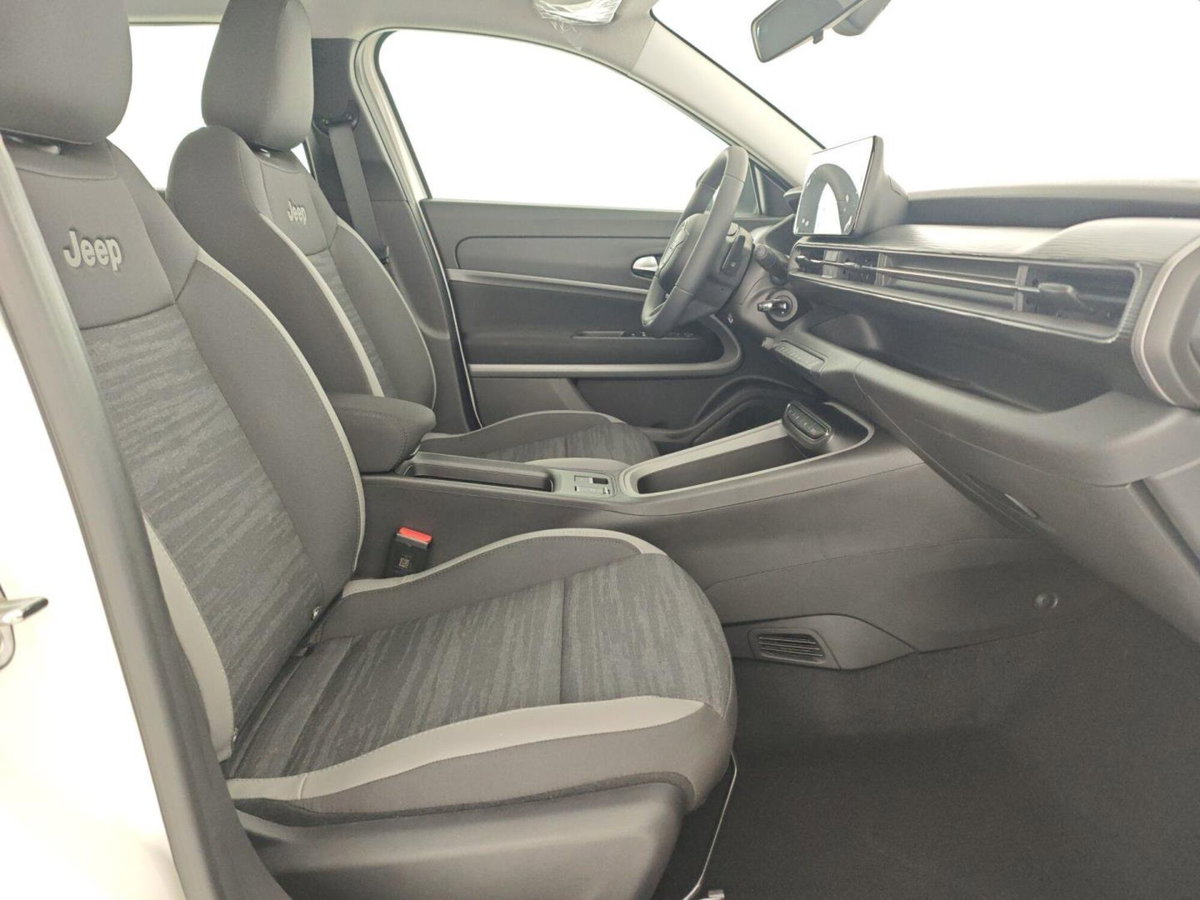 Jeep Avenger full-electric Longitude fwd 156cv auto (13)
