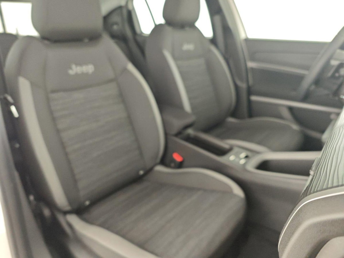 Jeep Avenger full-electric Longitude fwd 156cv auto (14)