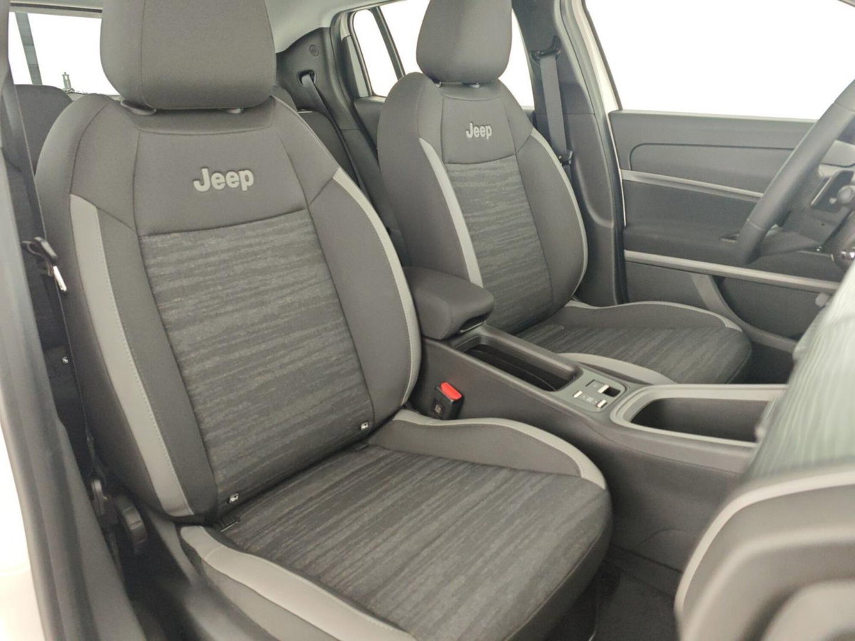 Jeep Avenger full-electric Longitude fwd 156cv auto (15)
