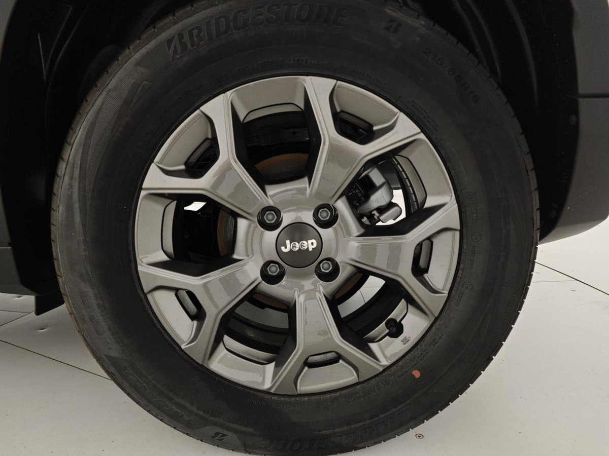 Jeep Avenger full-electric Longitude fwd 156cv auto (8)