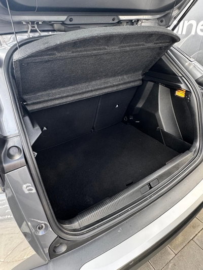 Peugeot 2008 1.2 turbo Allure 100cv (16)