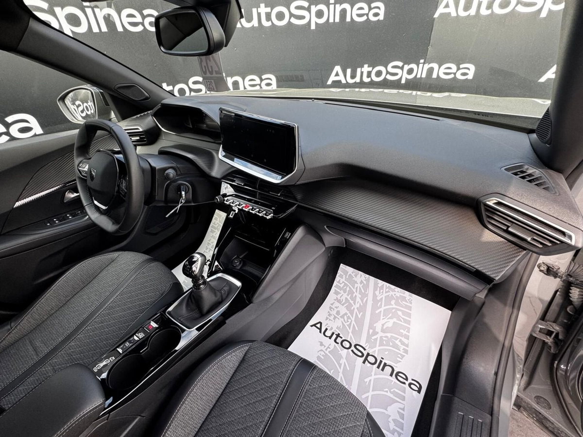 Peugeot 2008 1.2 turbo Allure 100cv (18)
