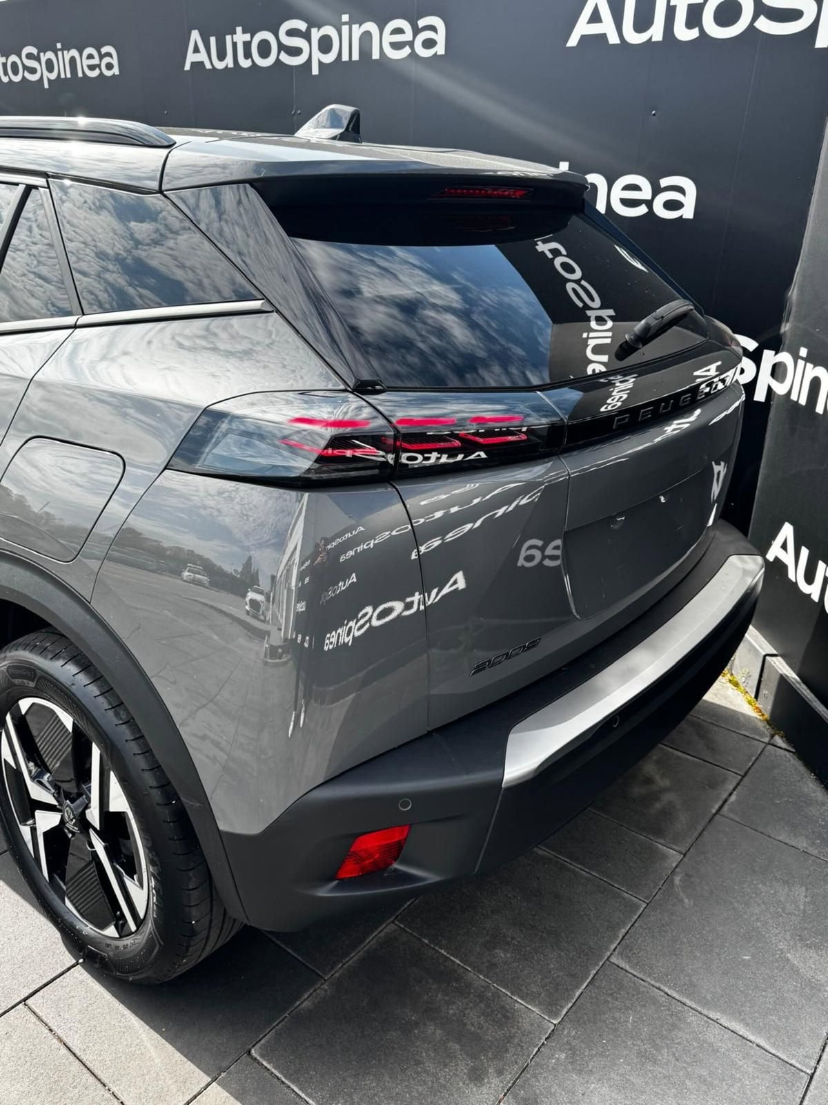 Peugeot 2008 1.2 turbo Allure 100cv (6)