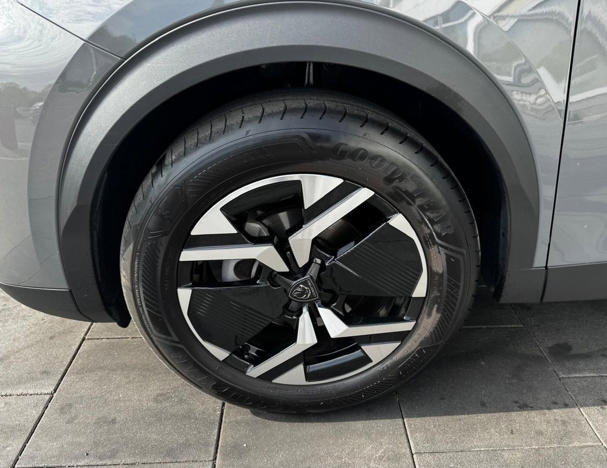 Peugeot 2008 1.2 turbo Allure 100cv (7)