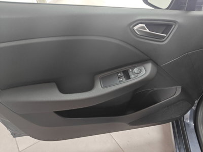 Renault Clio 1.0 tce Techno 90cv (15)