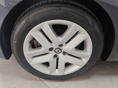 Renault Clio 1.0 tce Techno 90cv (18)