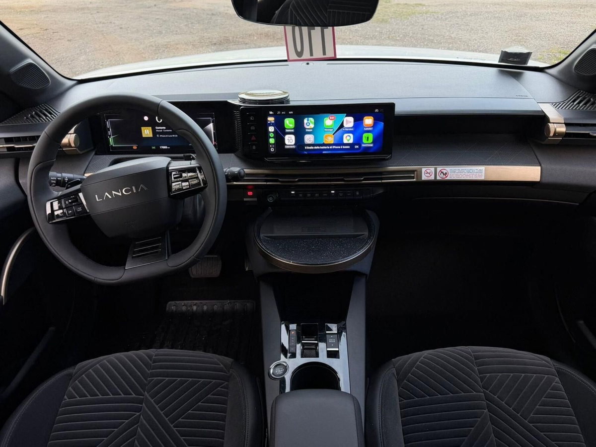Lancia Ypsilon 1.2 mhev LX 110cv e-dct (8)