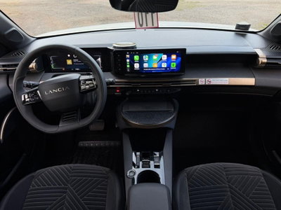 Lancia Ypsilon 1.2 mhev LX 110cv e-dct (8)