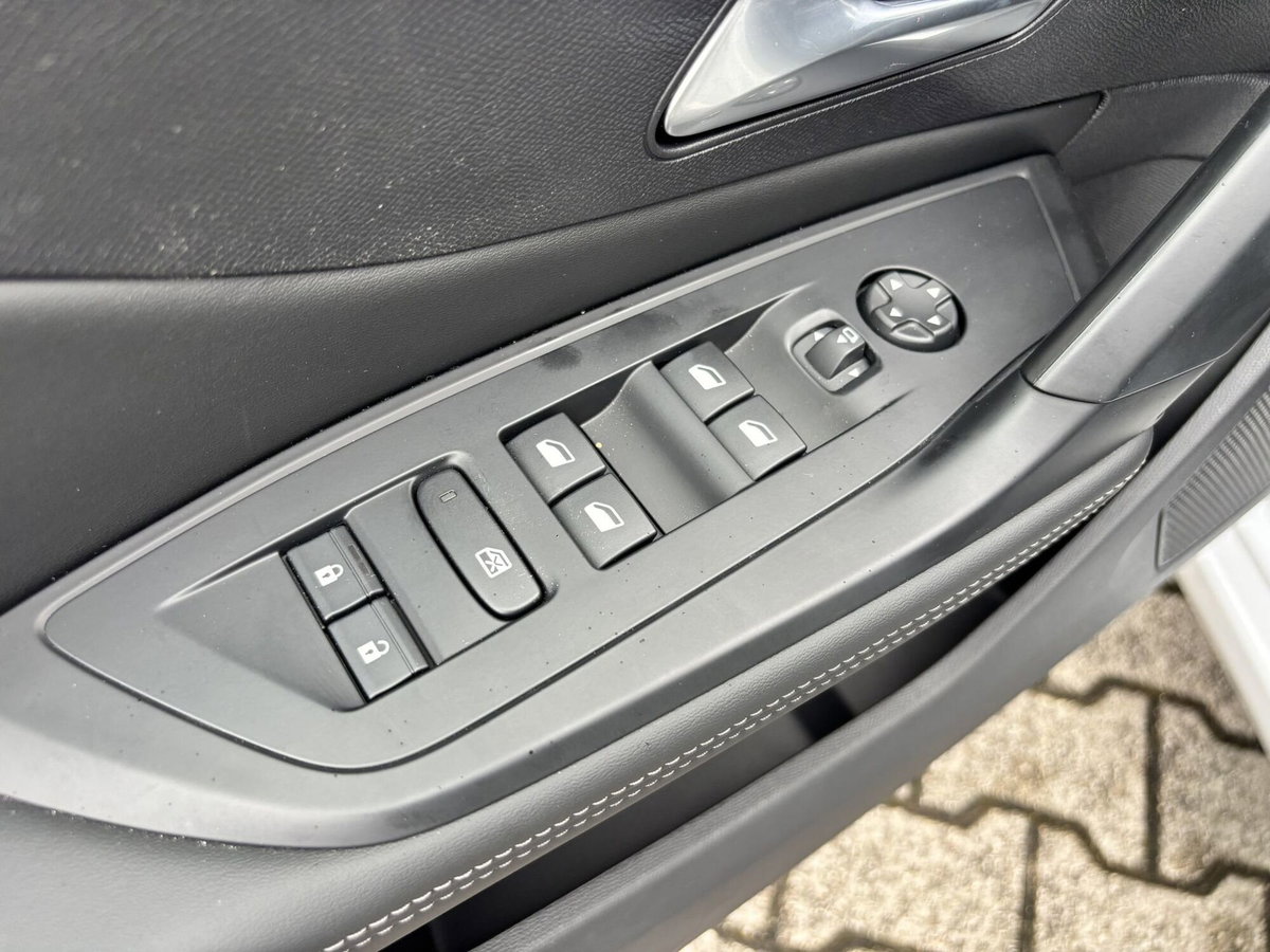 Peugeot 308 1.2 hybrid Allure 145cv e-dcs 6 (10)