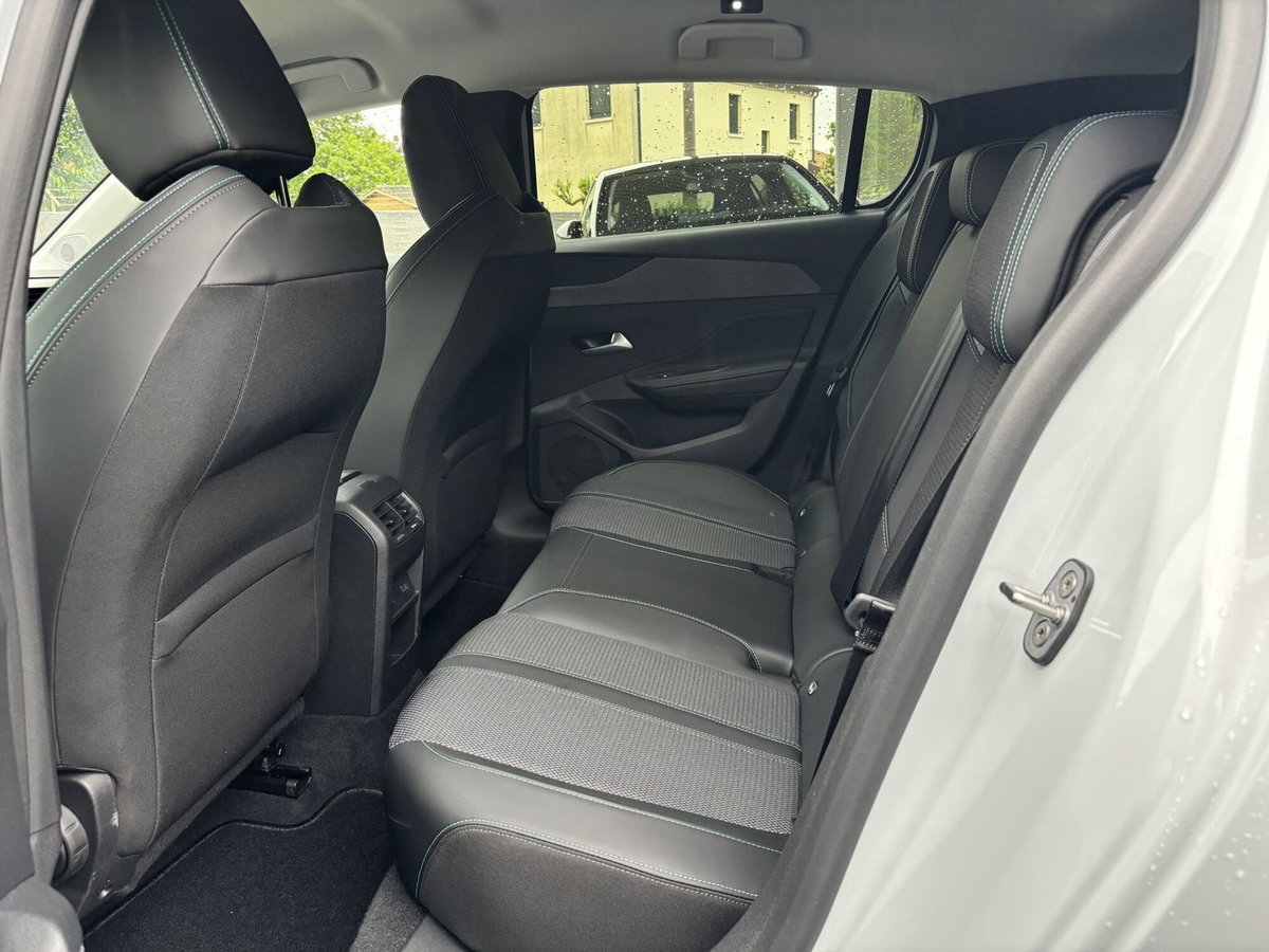 Peugeot 308 1.2 hybrid Allure 145cv e-dcs 6 (8)