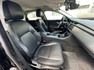 Jaguar XF 2.0 D 180 CV Portfolio (12)