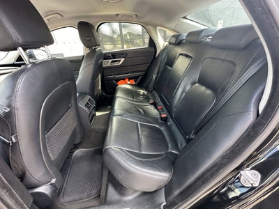 Jaguar XF 2.0 D 180 CV Portfolio (13)