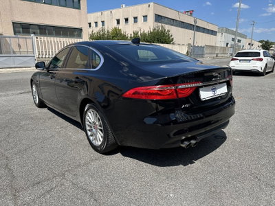 Jaguar XF 2.0 D 180 CV Portfolio (4)