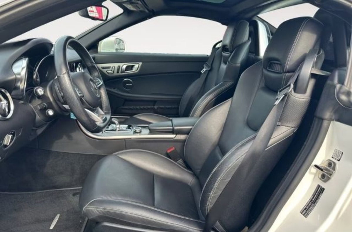 Mercedes-Benz SLC 300 AMG line (10)