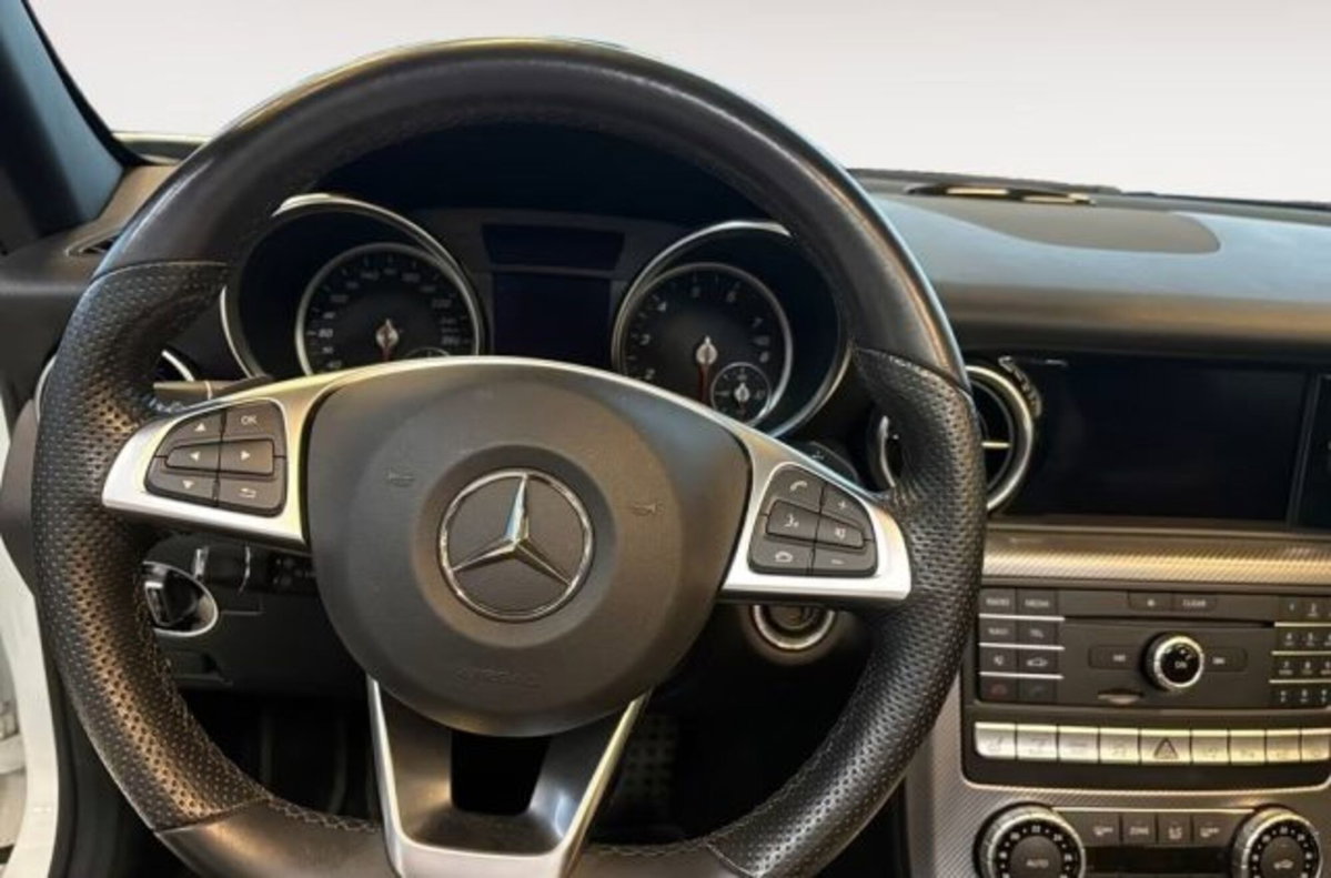 Mercedes-Benz SLC 300 AMG line (13)