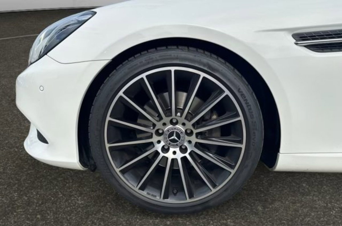 Mercedes-Benz SLC 300 AMG line (17)
