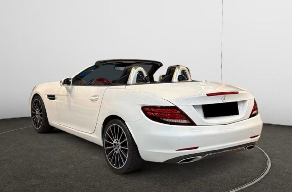 Mercedes-Benz SLC 300 AMG line (3)