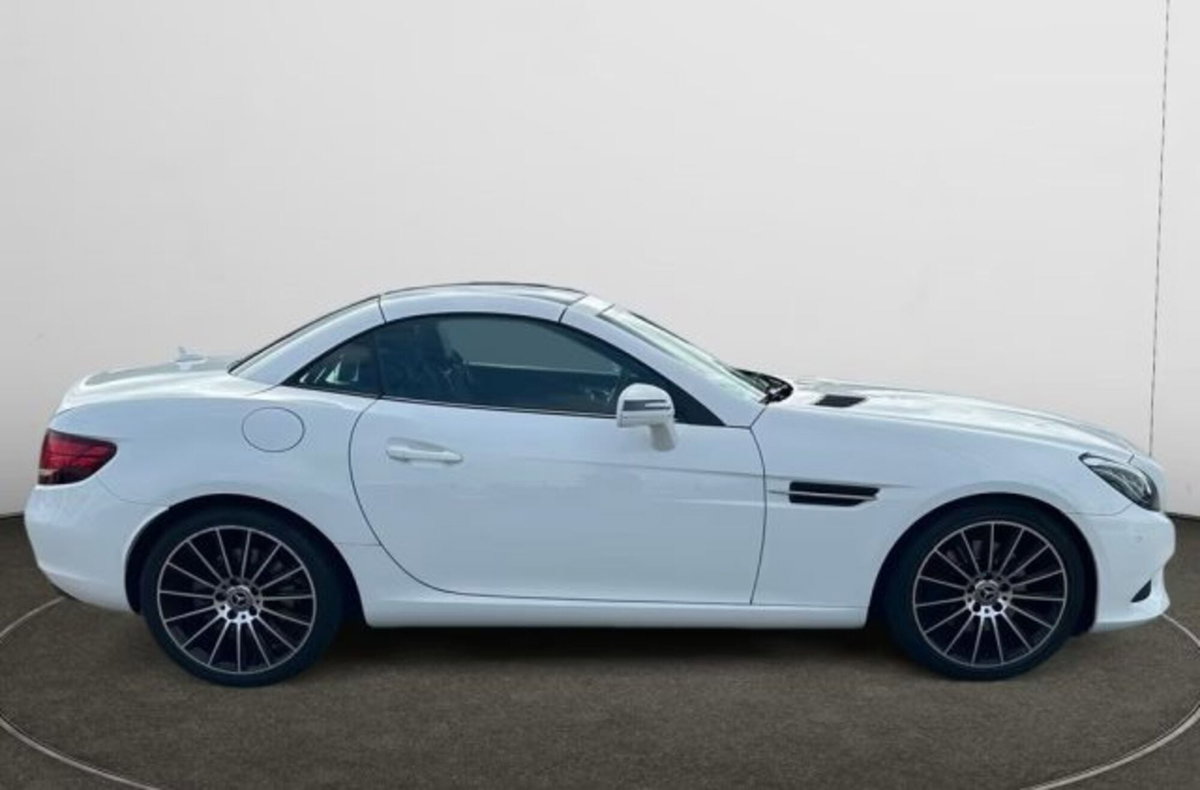 Mercedes-Benz SLC 300 AMG line (6)