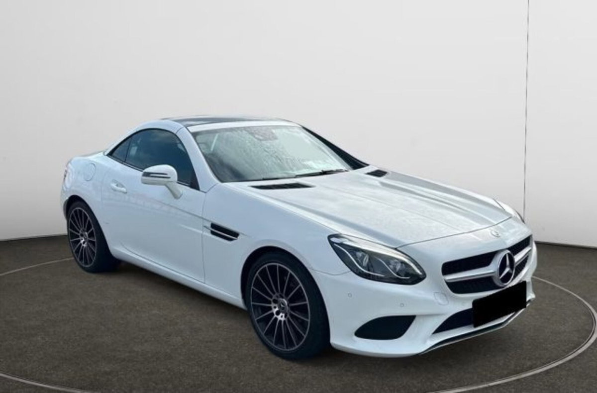 Mercedes-Benz SLC 300 AMG line (7)