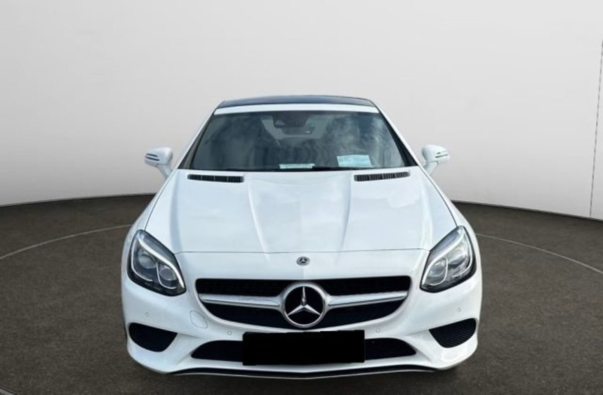 Mercedes-Benz SLC 300 AMG line (8)