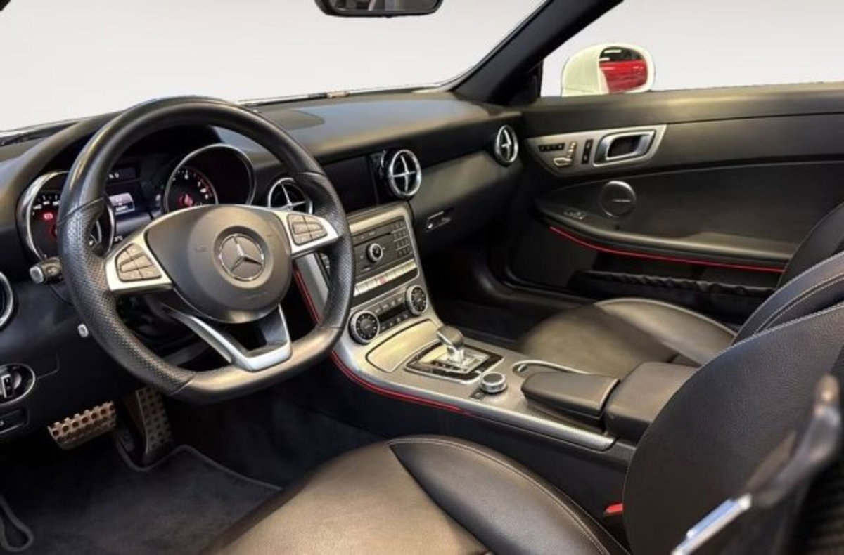 Mercedes-Benz SLC 300 AMG line (9)
