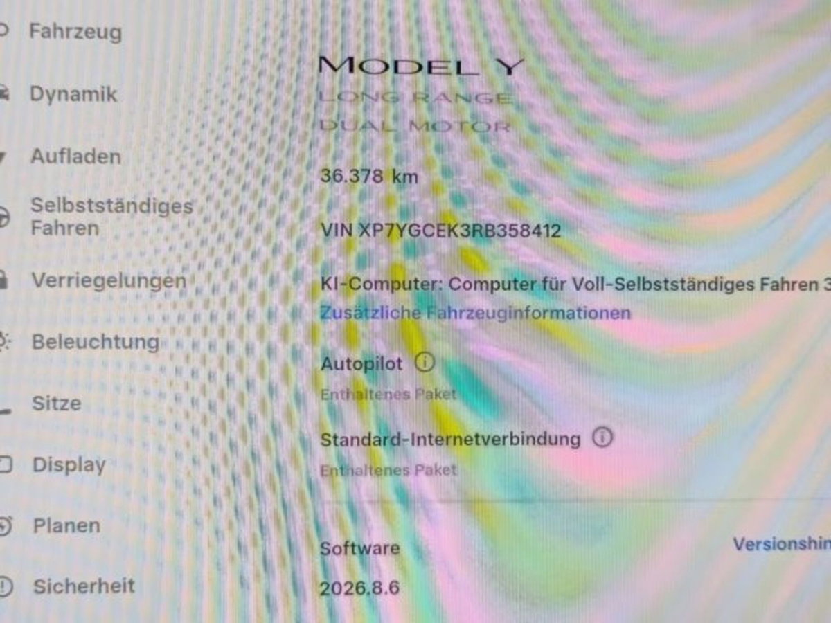 Tesla Model Y Long Range awd (10)