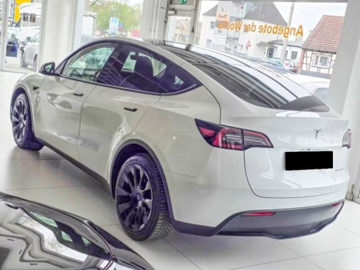 Tesla Model Y Long Range awd (4)