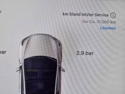 Tesla Model Y Long Range awd (9)