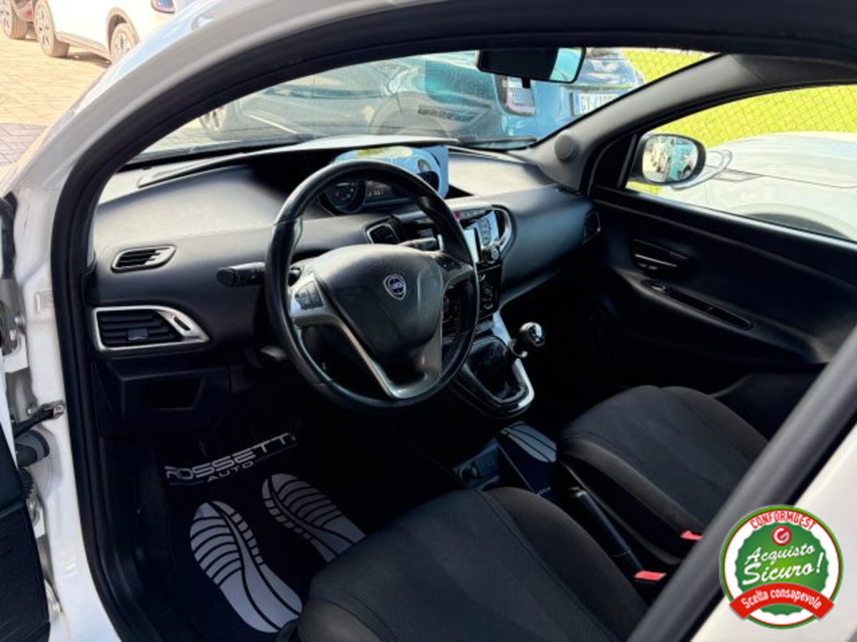Lancia Ypsilon 1.2 69 CV 5 porte GPL Ecochic Gold (10)