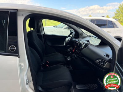 Lancia Ypsilon 1.2 69 CV 5 porte GPL Ecochic Gold (11)