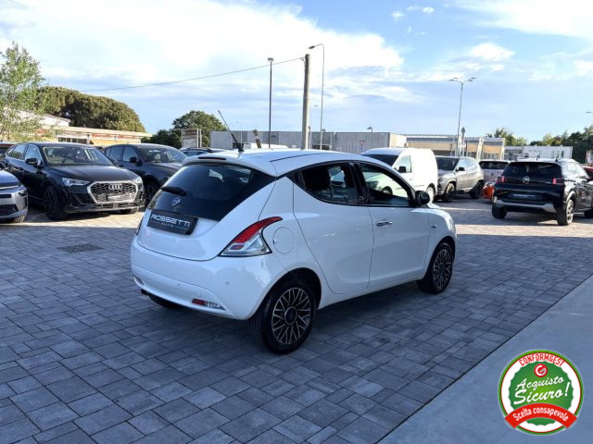 Lancia Ypsilon 1.2 69 CV 5 porte GPL Ecochic Gold (7)