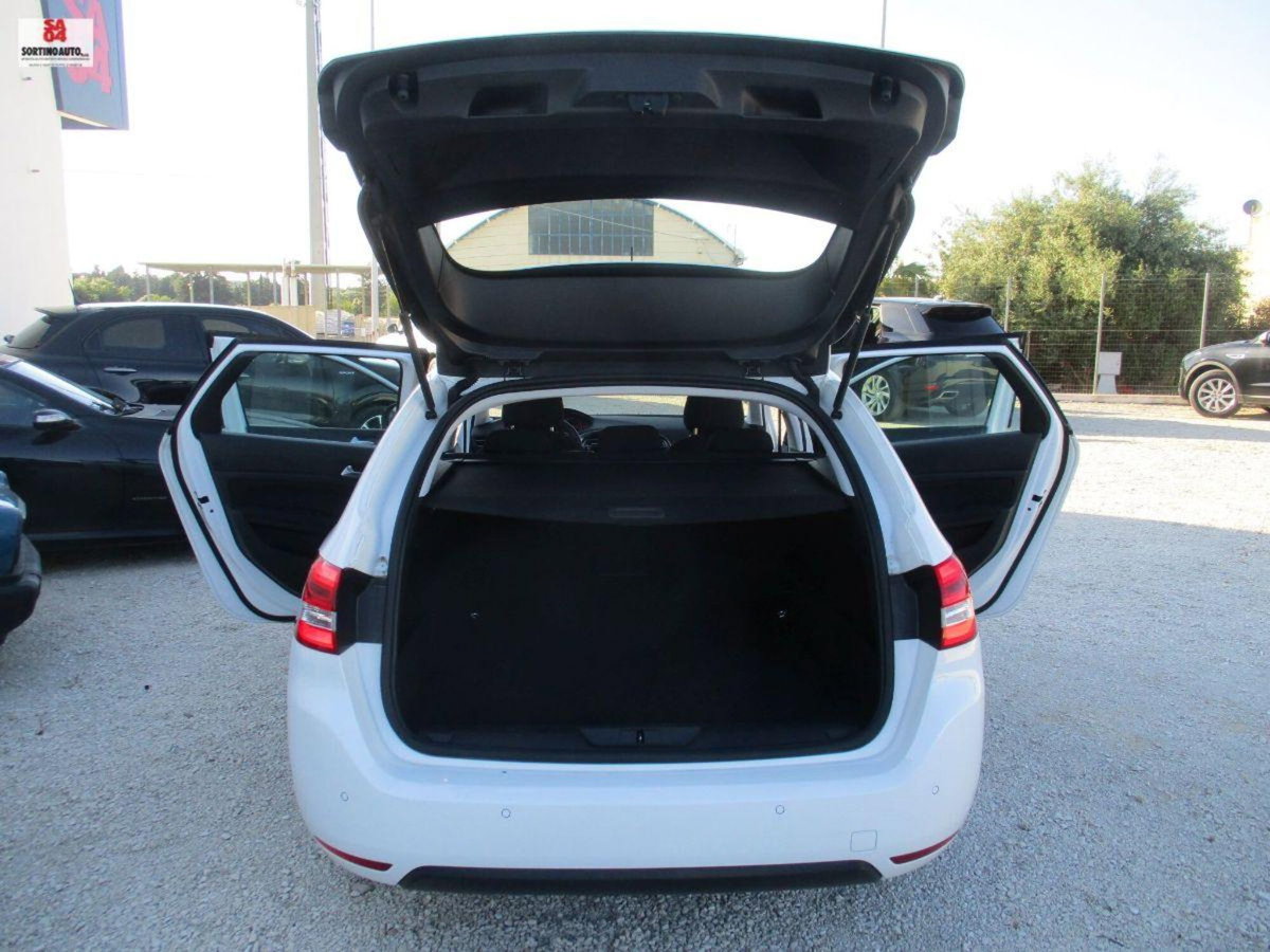 Peugeot 308 SW BlueHDi 130 S&S EAT8 GT Line (15)