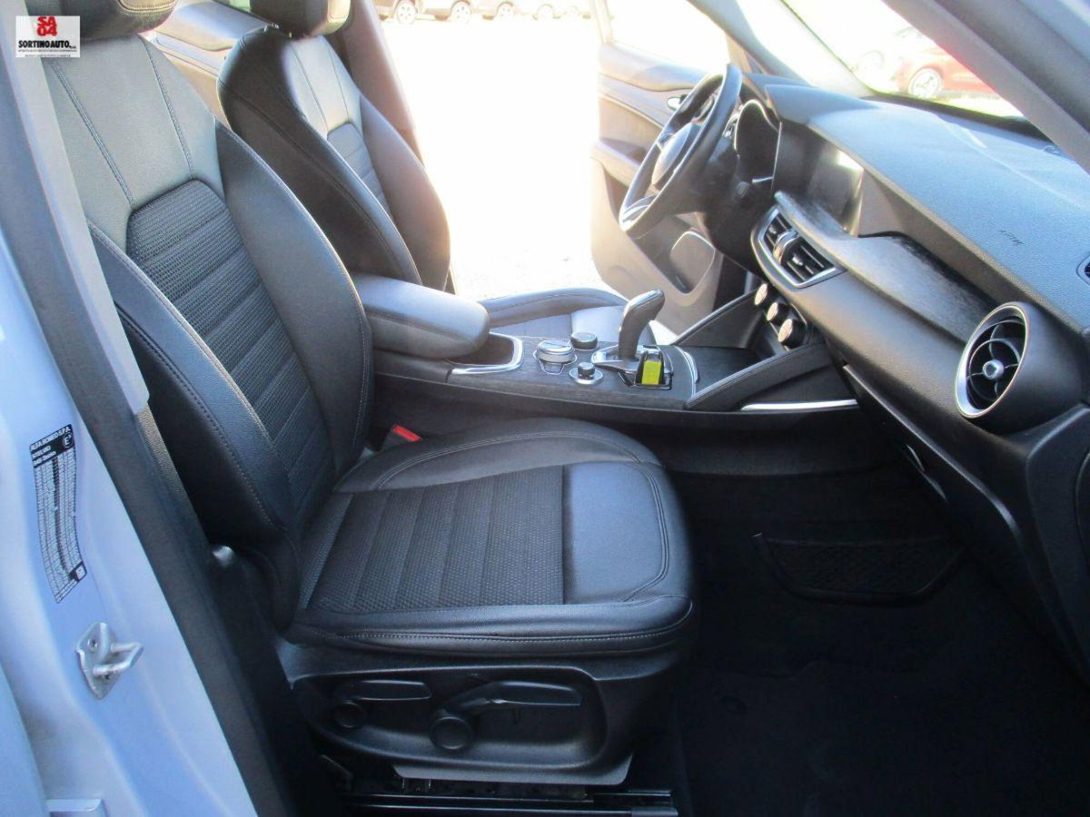 Alfa Romeo Stelvio Stelvio 2.2 Turbodiesel 190 CV AT8 RWD Sprint (19)