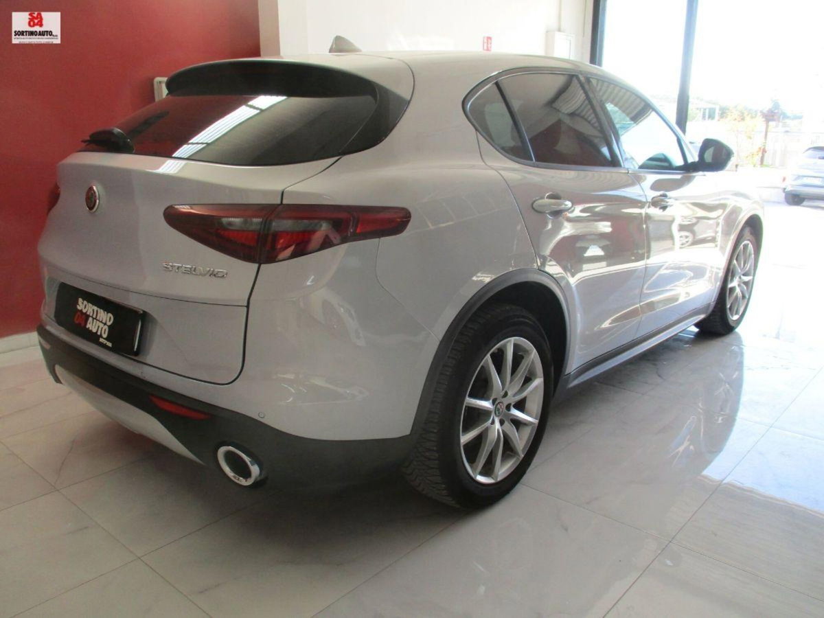 Alfa Romeo Stelvio Stelvio 2.2 Turbodiesel 190 CV AT8 RWD Sprint (2)