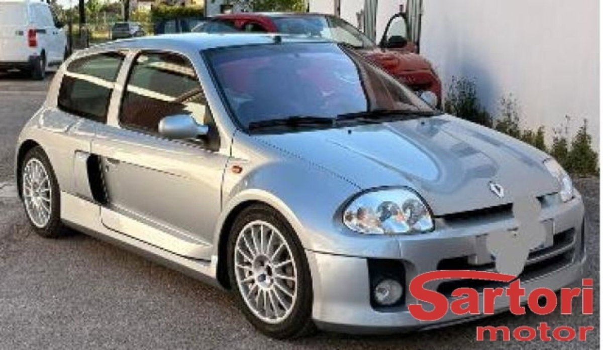 Renault Clio 3.0 V6 24V cat 3 porte Renault Sport (2)