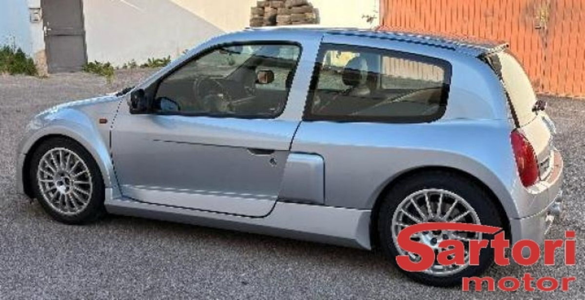 Renault Clio 3.0 V6 24V cat 3 porte Renault Sport (3)