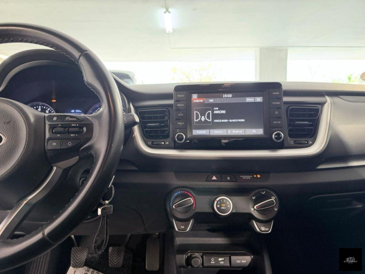 Kia Stonic 1.4 MPI EcoGPL Style (9)