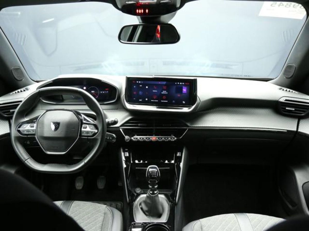 Peugeot 2008 PureTech 100 S&S Allure (13)