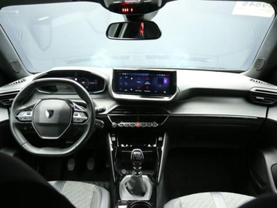 Peugeot 2008 PureTech 100 S&S Allure (13)