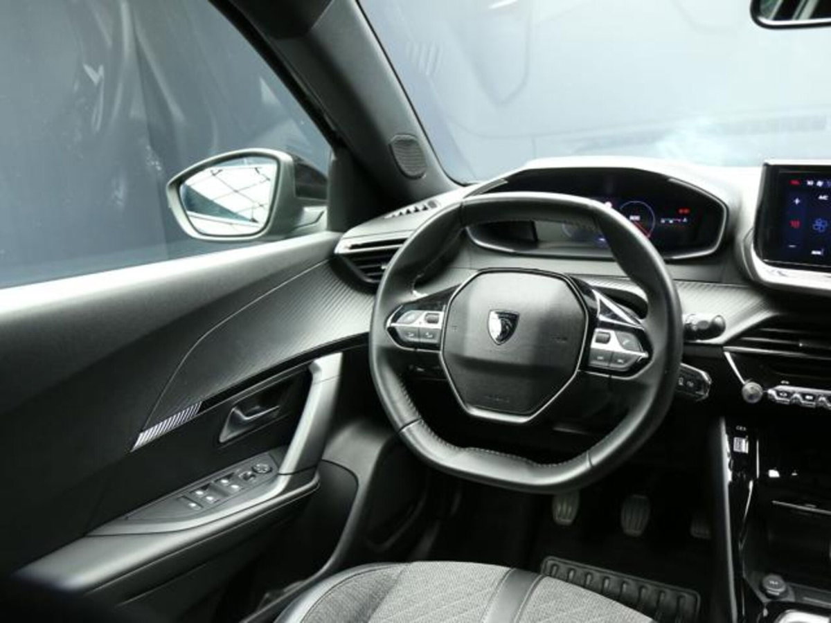 Peugeot 2008 PureTech 100 S&S Allure (14)
