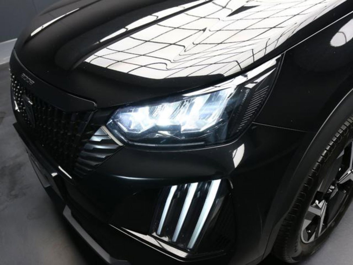Peugeot 2008 PureTech 100 S&S Allure (8)