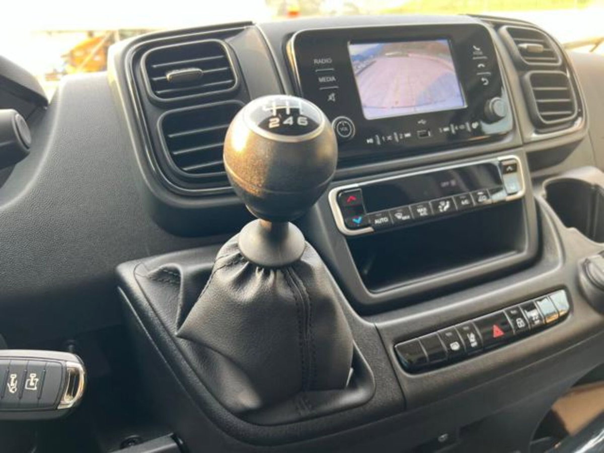 Toyota Proace Max Furgone Max 33 2.2d 120cv L2H2 Business (11)