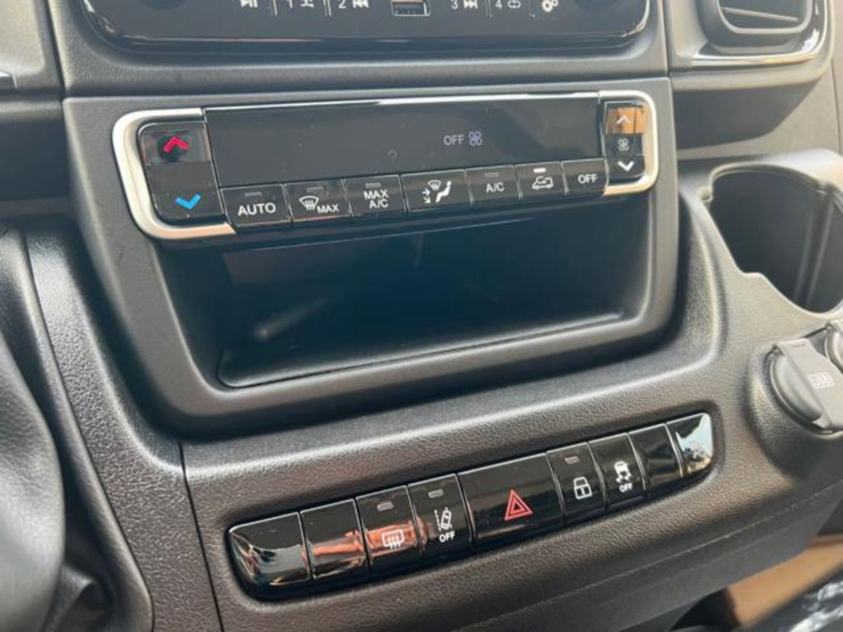 Toyota Proace Max Furgone Max 33 2.2d 120cv L2H2 Business (15)