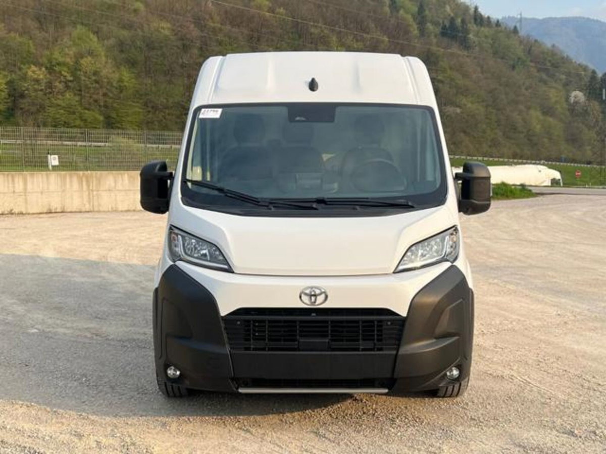Toyota Proace Max Furgone Max 33 2.2d 120cv L2H2 Business (2)