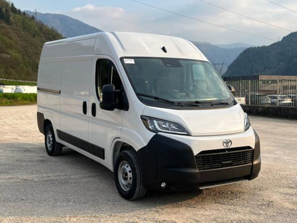 Toyota Proace Max Furgone Max 33 2.2d 120cv L2H2 Business (3)