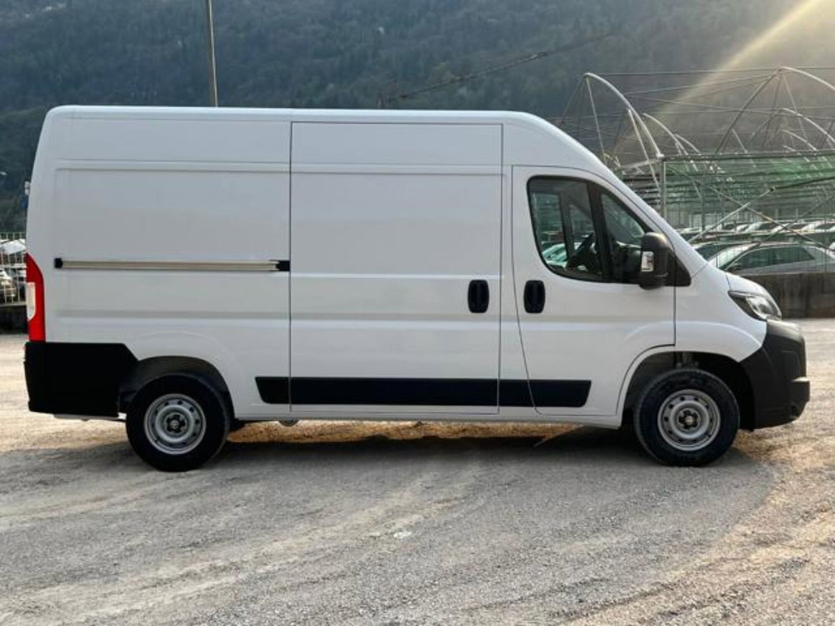 Toyota Proace Max Furgone Max 33 2.2d 120cv L2H2 Business (4)