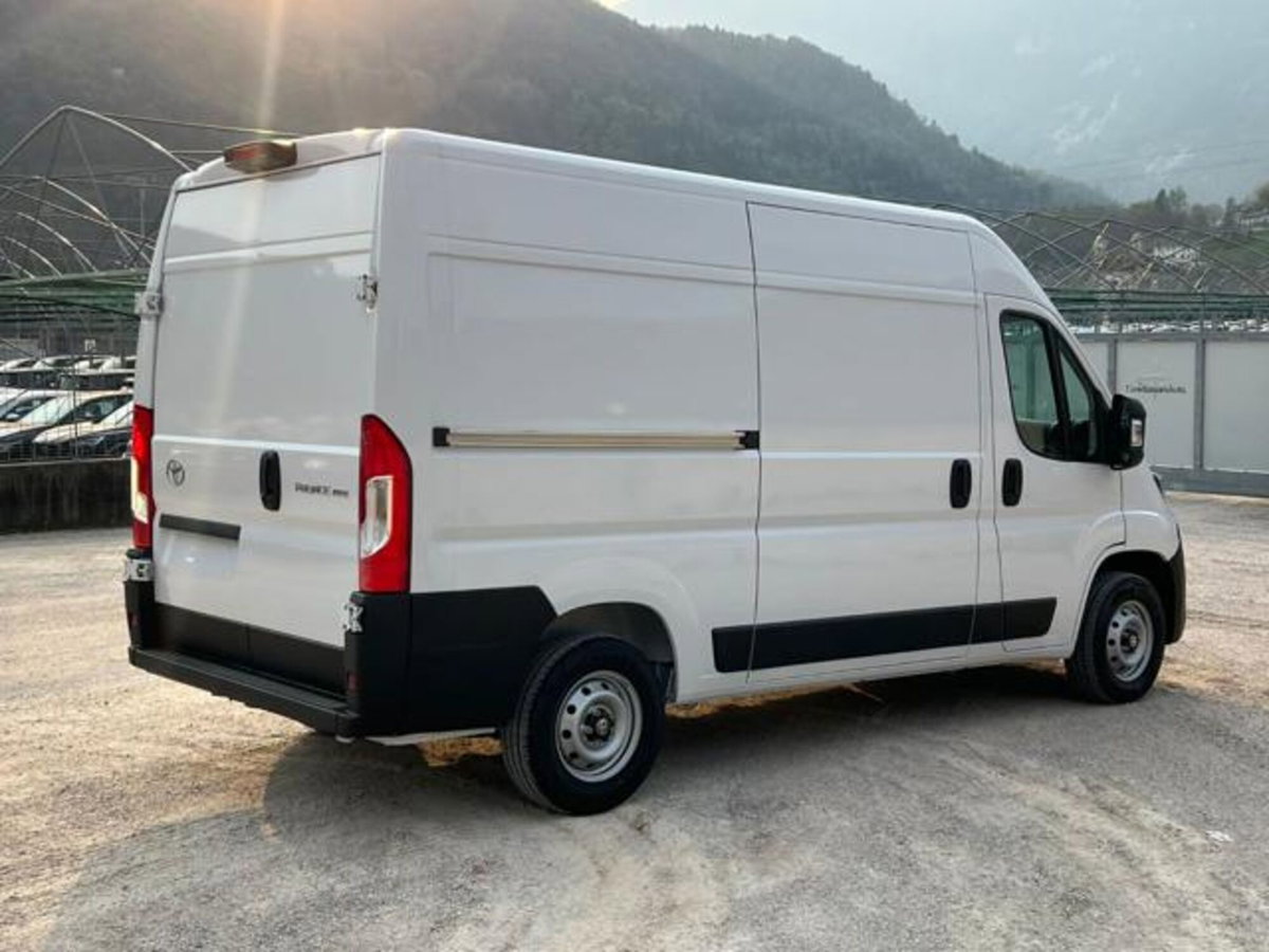 Toyota Proace Max Furgone Max 33 2.2d 120cv L2H2 Business (5)