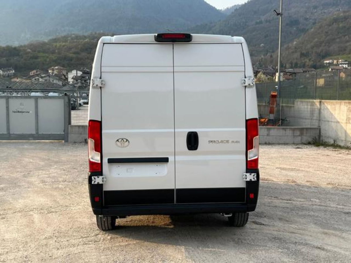 Toyota Proace Max Furgone Max 33 2.2d 120cv L2H2 Business (6)