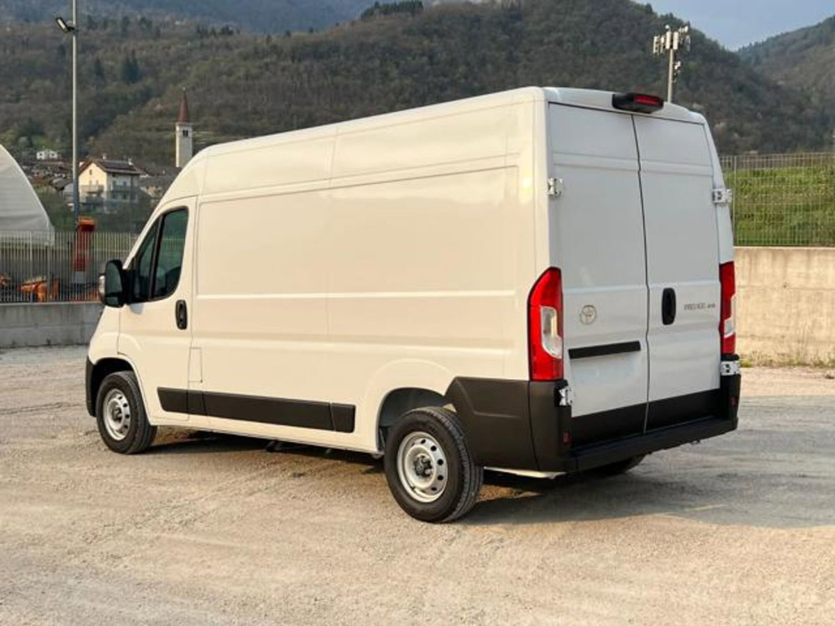 Toyota Proace Max Furgone Max 33 2.2d 120cv L2H2 Business (7)